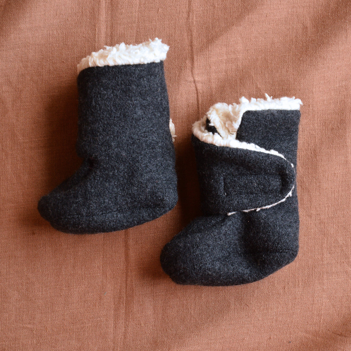 Boiled Wool Booties with Sherpa Organic Cotton Lining (0-2y)