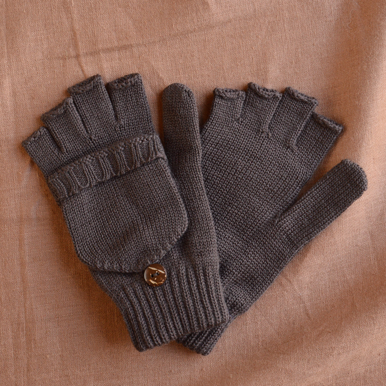 Adults Button Back Mittens - 100% Organic Merino Wool - Cacao (L) *Last Ones