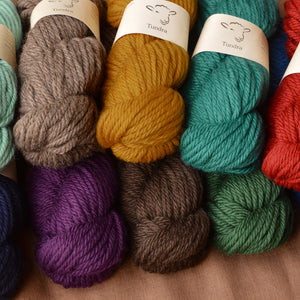 Quick Knit Chunky Yarn in 100% Virgin Wool (100g 4-ply 62m)