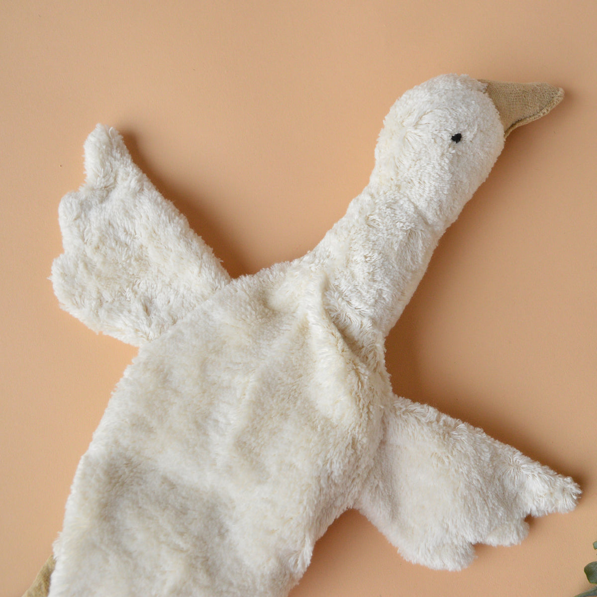 Cuddly Goose Toy/Heat Pack in Organic Cotton/Lambswool - White (Small)