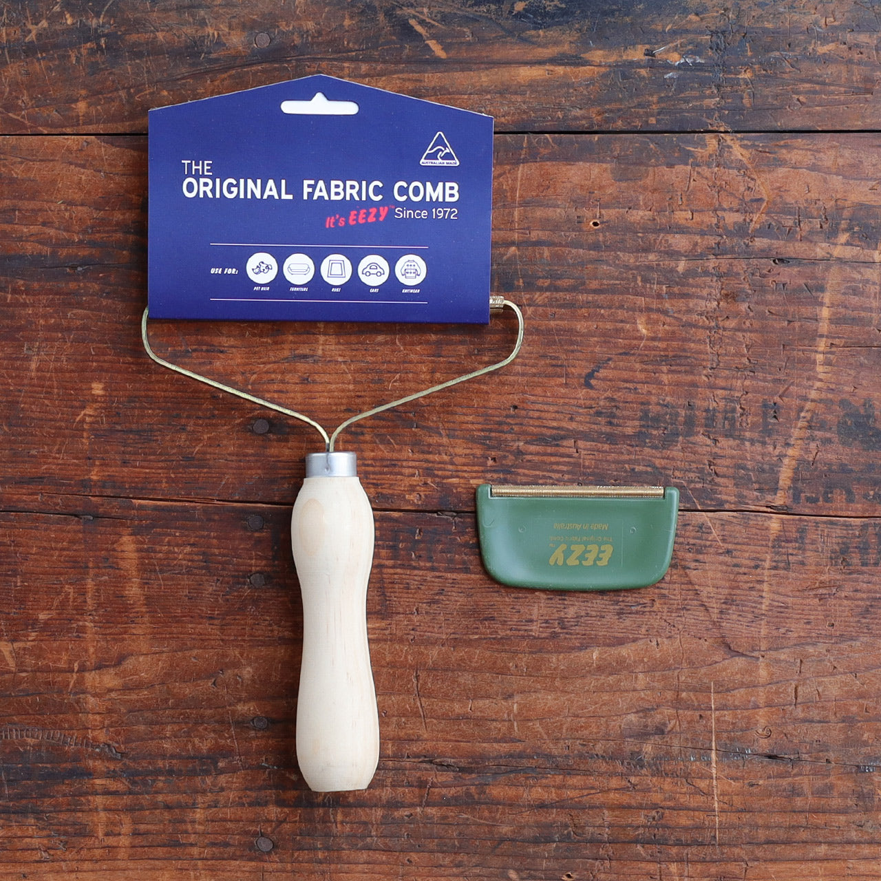 The Eezy Fabric Comb