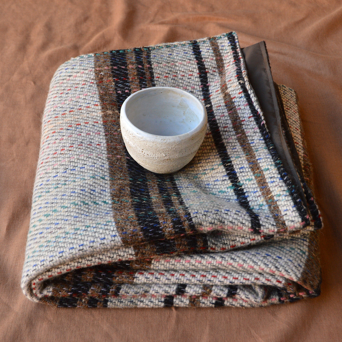 Roll-up Picnic Blanket with Handle - 100% Recycled Wool (145x145cm)