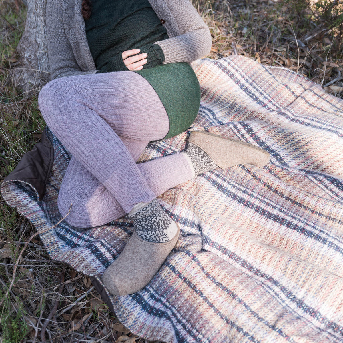 Roll-up Picnic Blanket with Handle - 100% Recycled Wool (145x145cm)