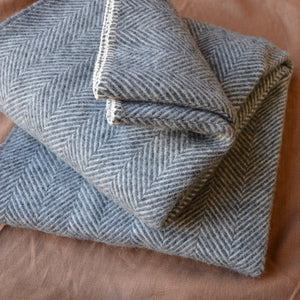 Herringbone Blanket in 100% Pure Wool - Slate/Ecru (140x200cm) *Returning 2025