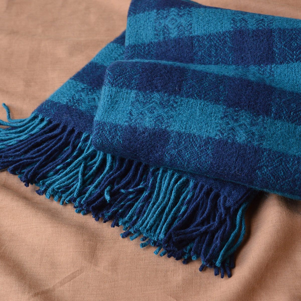 Drapers Throw - 100% Wool - Hutton Check - Navy (150x183cm)