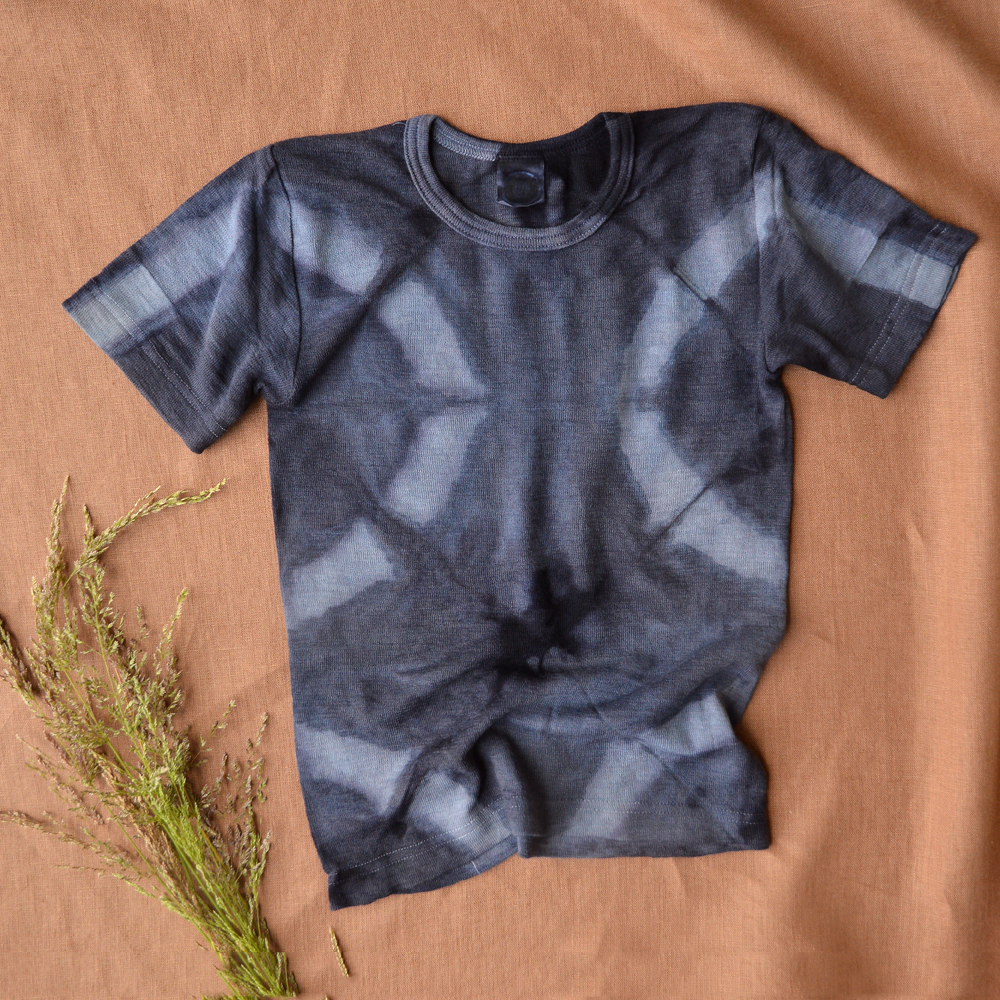 Child's Plant Dyed T-Shirt in 100% Organic Merino - Anthracite (1-15y+)