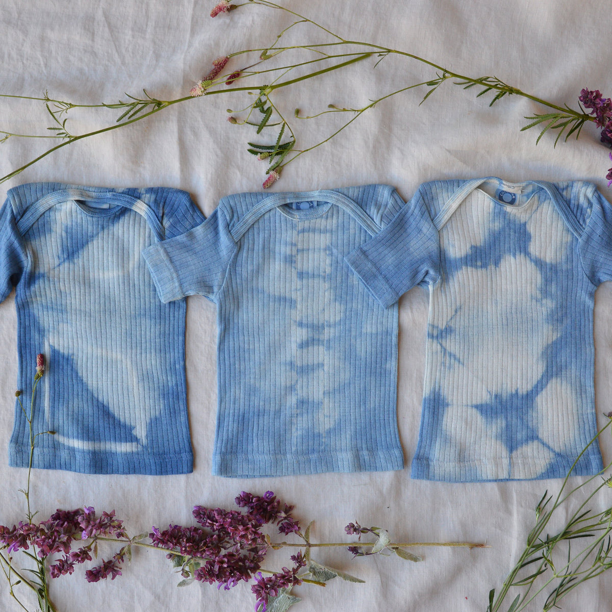 Baby Plant Dyed T-Shirt in Organic Cotton/Merino/Silk (3-24m)