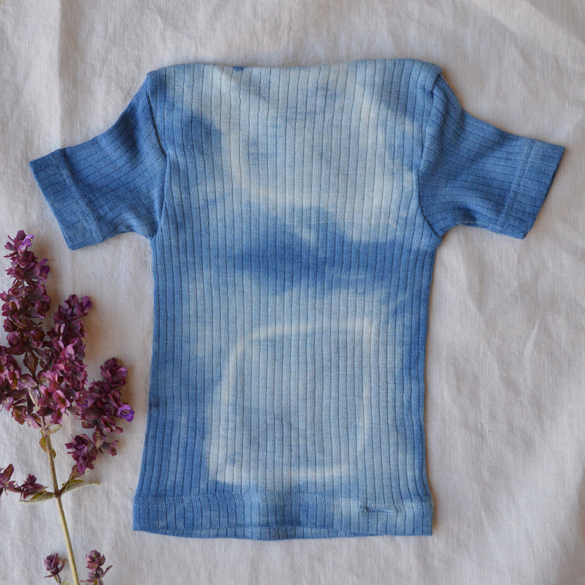 Baby Plant Dyed T-Shirt in Organic Cotton/Merino/Silk (3-24m)