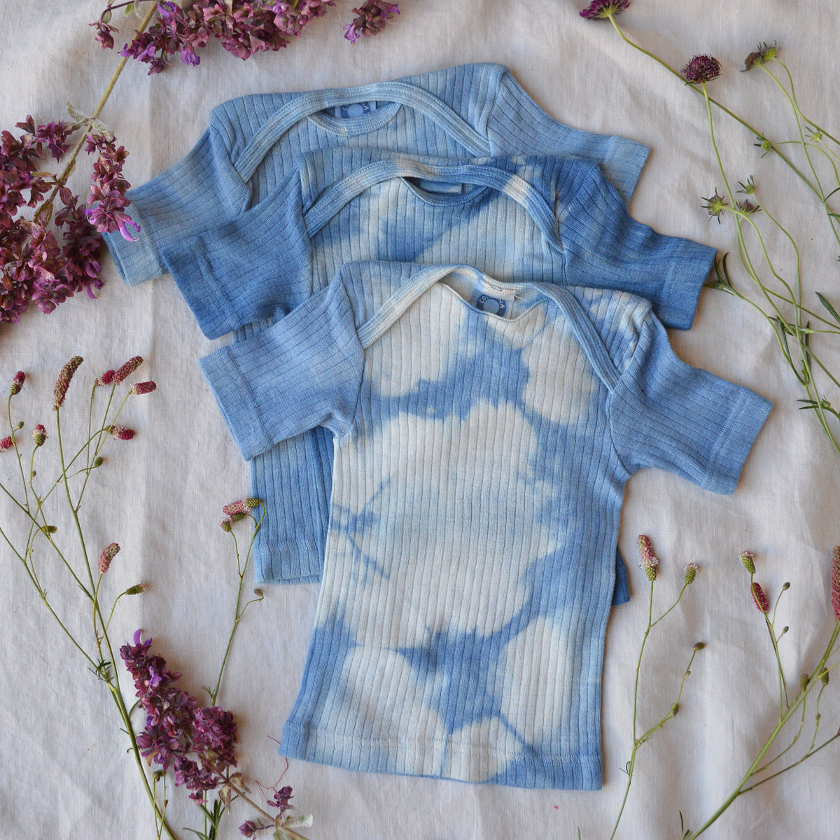 Baby Plant Dyed T-Shirt in Organic Cotton/Merino/Silk (3-24m)