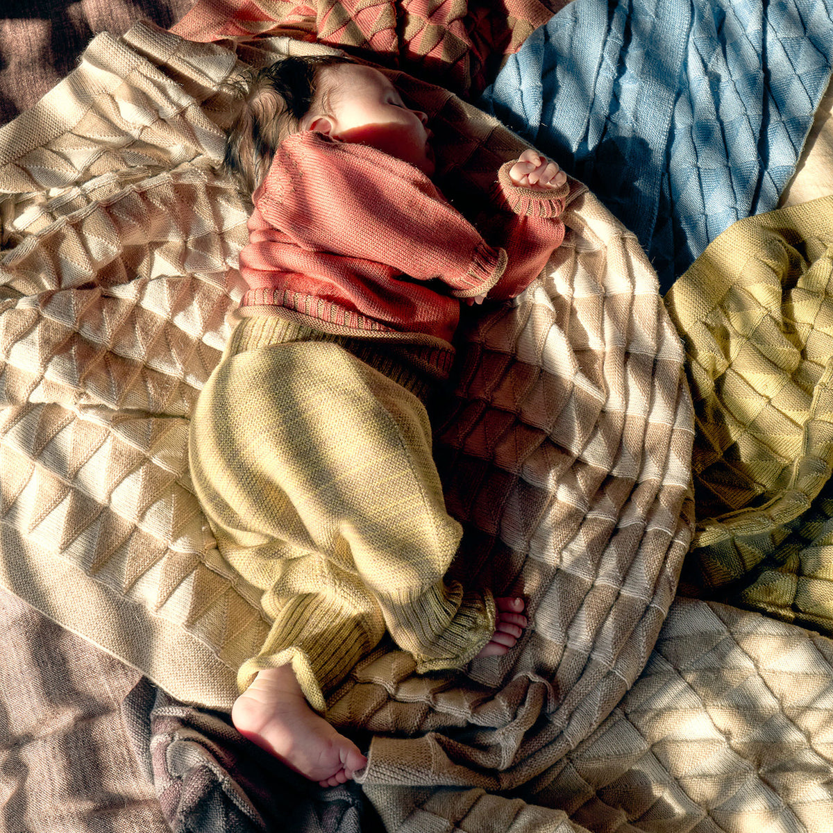 Baby Blanket Triangles - 100% Organic Plant Dyed GOTS Merino Wool (95x80m)