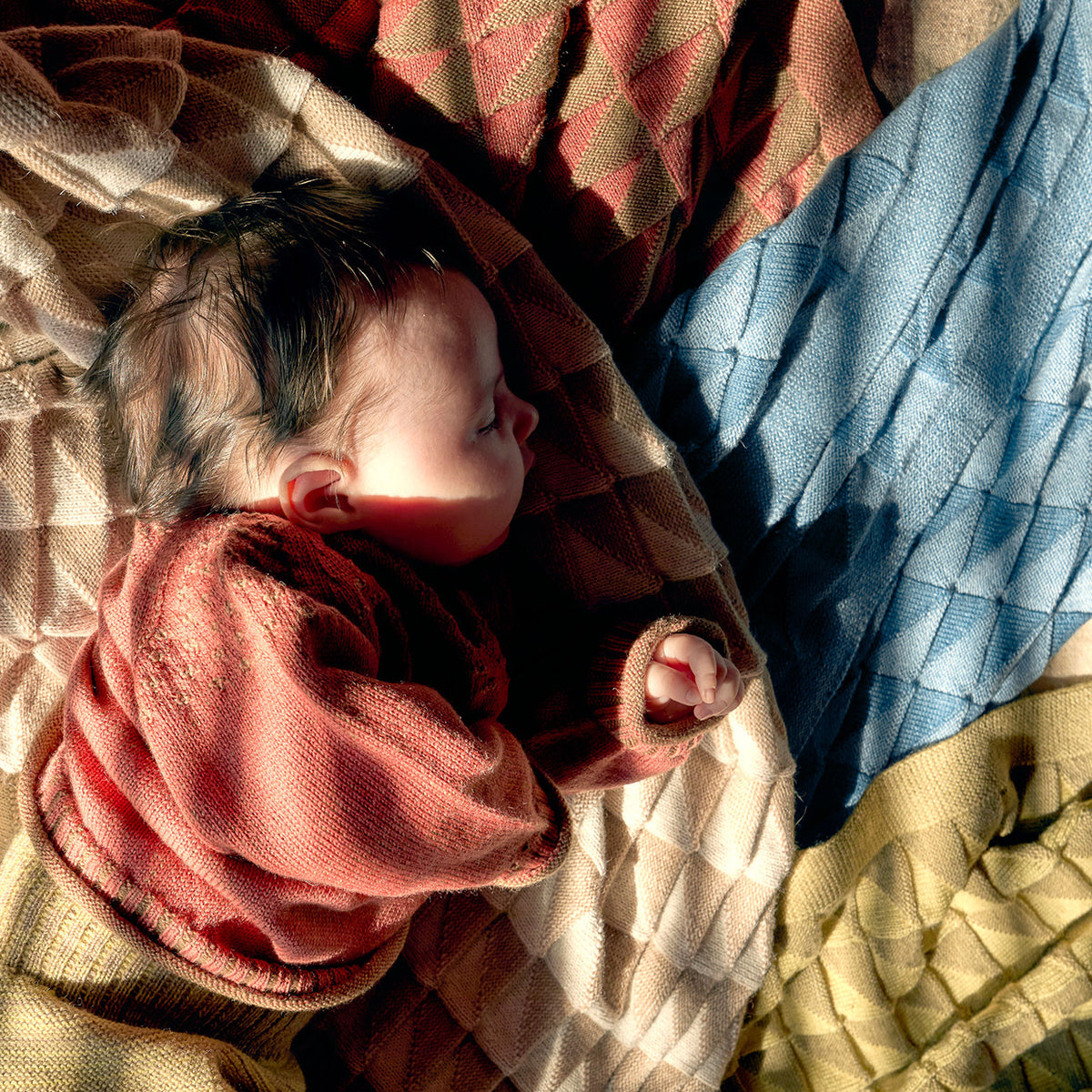 Baby Blanket Triangles - 100% Organic Plant Dyed GOTS Merino Wool (95x80m)