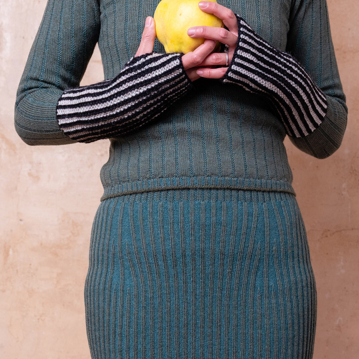 Brioche Handwarmers - 100% Chunky Highland Wool - Black/Ecru (Adult)