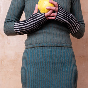 Brioche Handwarmers - 100% Chunky Highland Wool - Black/Ecru (Adult)