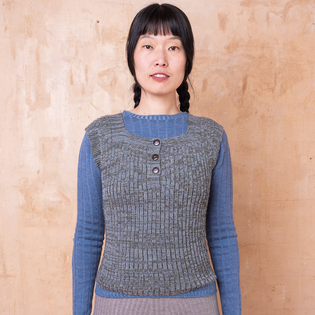 Rica Vest - 100% Baby Alpaca - Light Blue/Sheoak