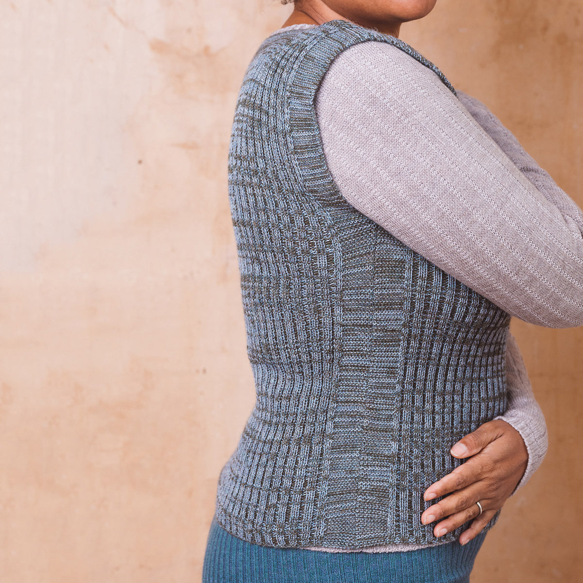 Rica Vest - 100% Baby Alpaca - Light Blue/Sheoak