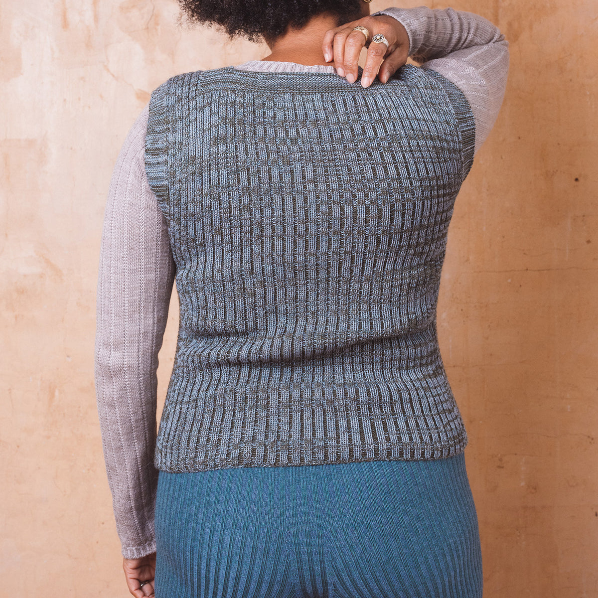 Rica Vest - 100% Baby Alpaca - Light Blue/Sheoak