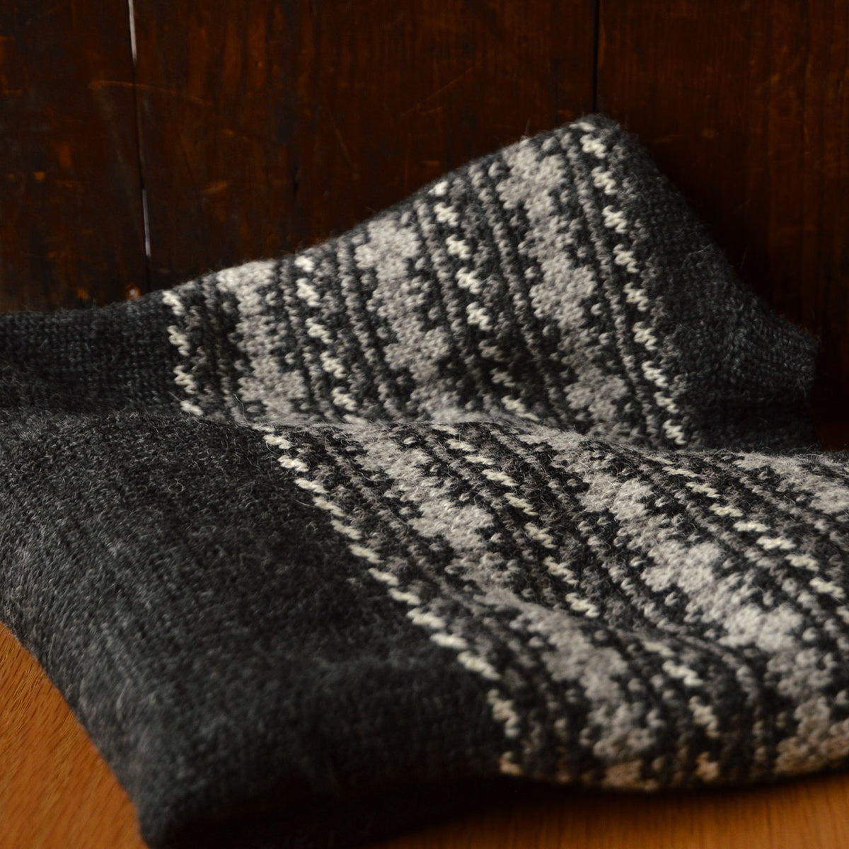 Women's Fairisle Vintage Yoke Sweater - 100% Baby Alpaca - Monochrome (M-L) *Last ones