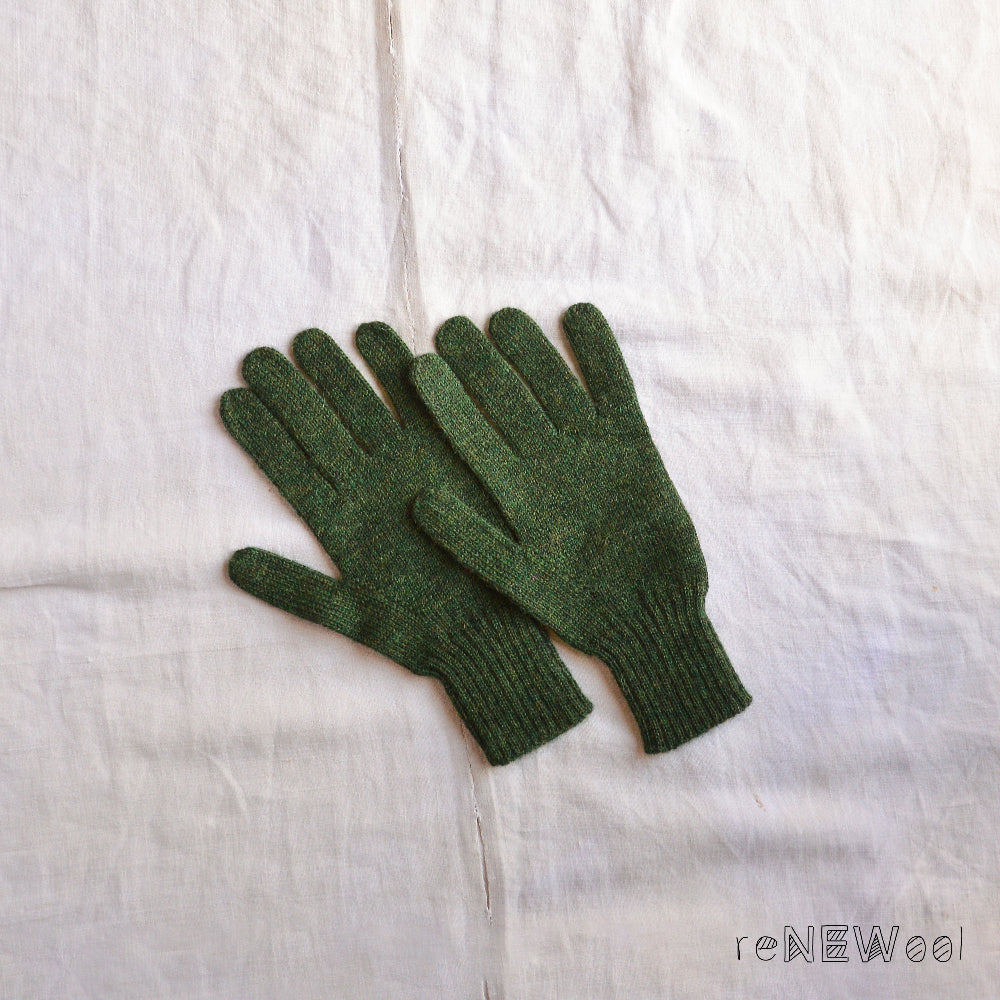 Adults Gloves in 100% Baby Alpaca - Moss *SECONDS/MENDED