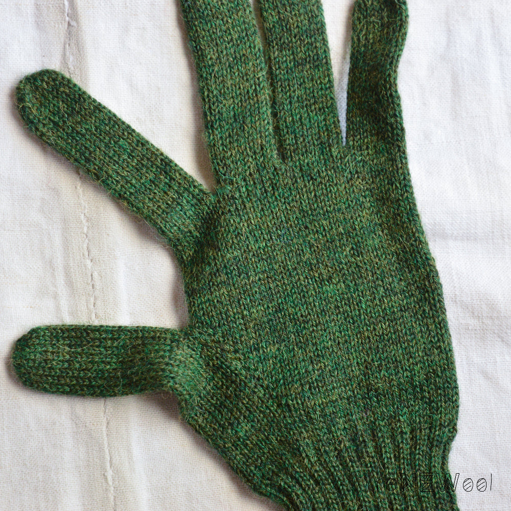 Adults Gloves in 100% Baby Alpaca - Moss *SECONDS/MENDED