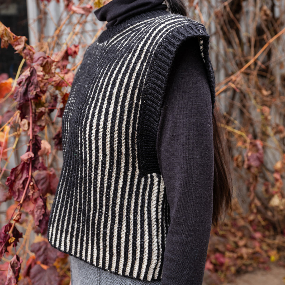 Women's Chunky Brioche Vest - 100% Highland Wool - Black/Ecru (S-L)