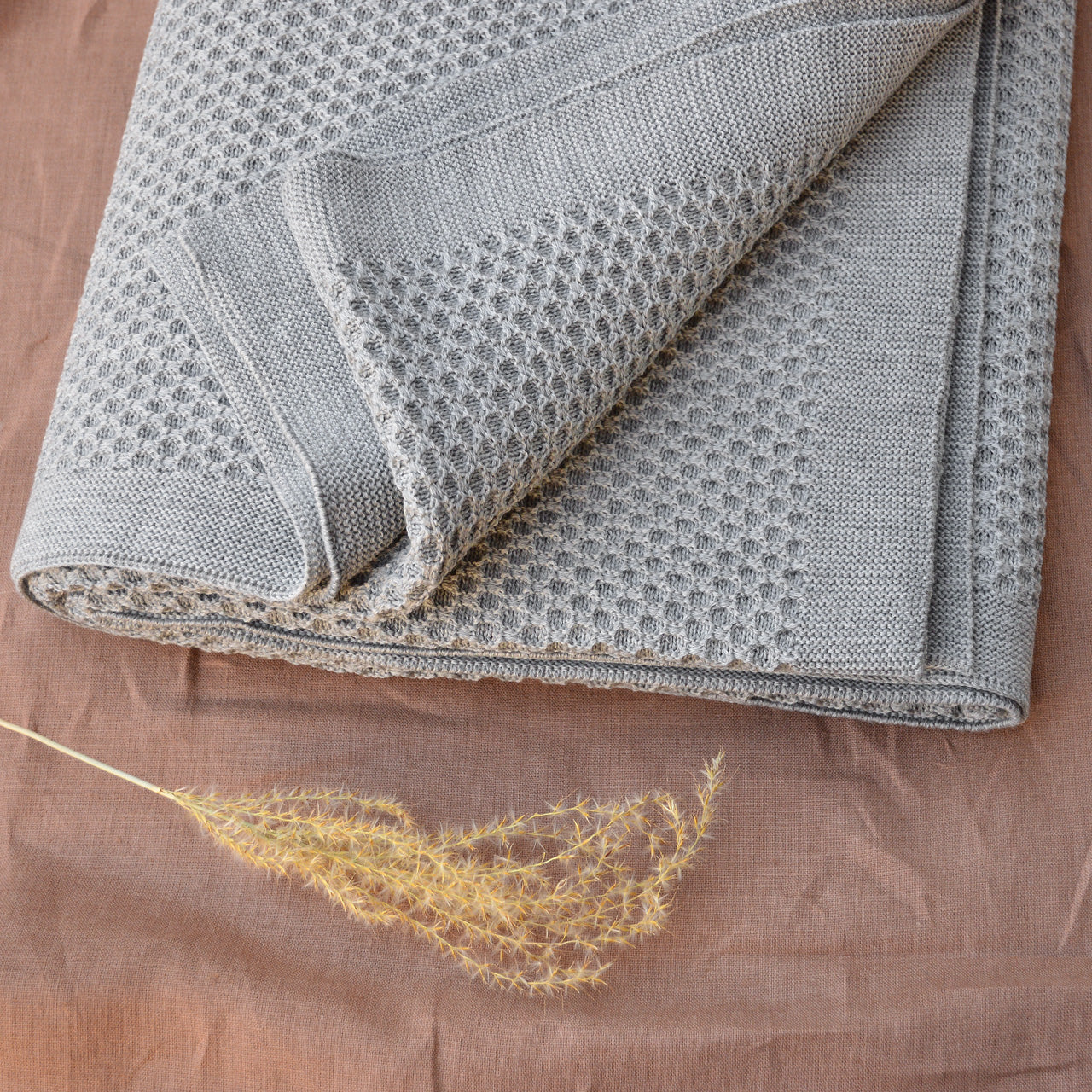 Large Honeycomb Knit Blanket in Organic Merino - Grey (200x135cm)