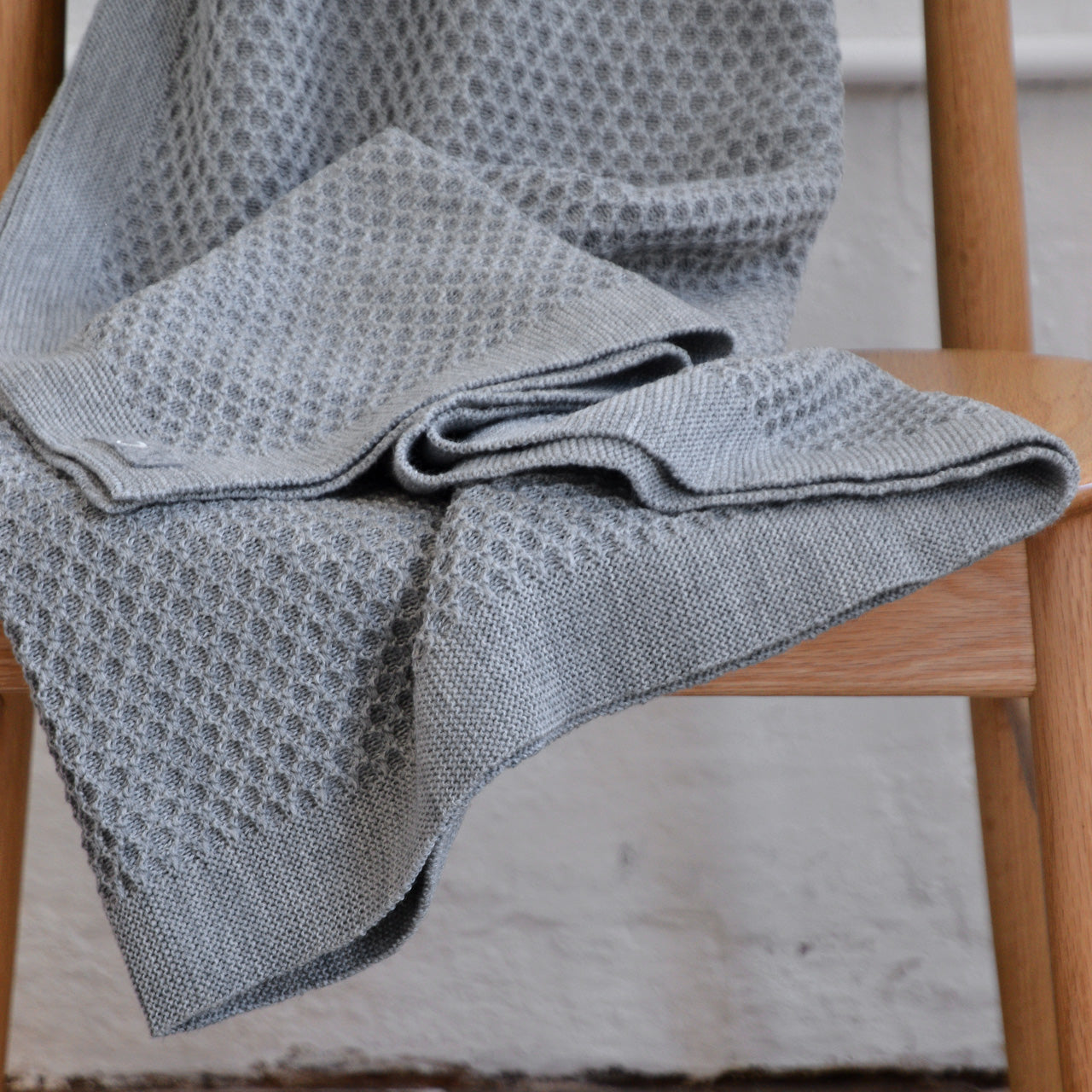 Large Honeycomb Knit Blanket in Organic Merino - Grey (200x135cm)