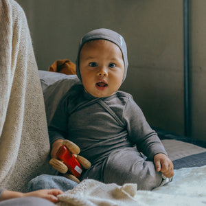 Fine Baby Bonnet in Wool/Silk (0-12m)