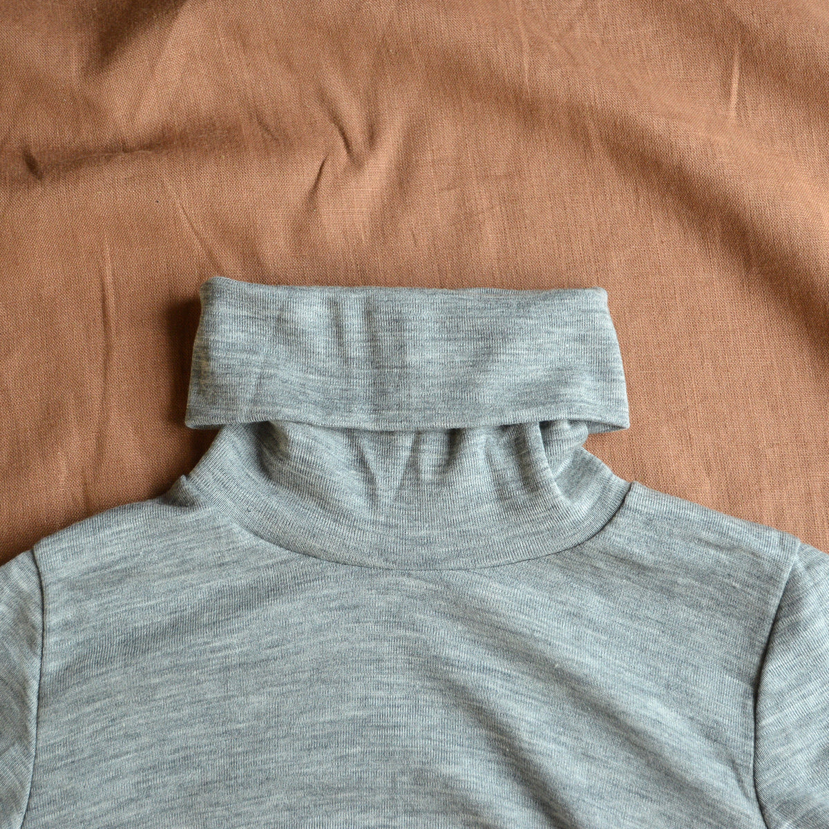 Unisex Adults Turtleneck Long Sleeve Top -Organic Merino/Silk