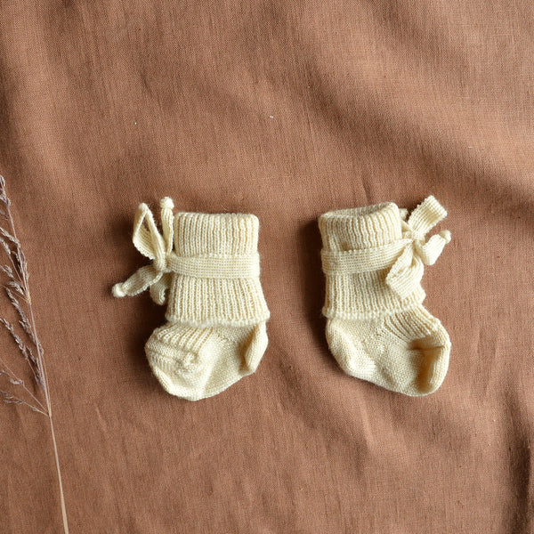 Newborn baby socks that stay best sale on
