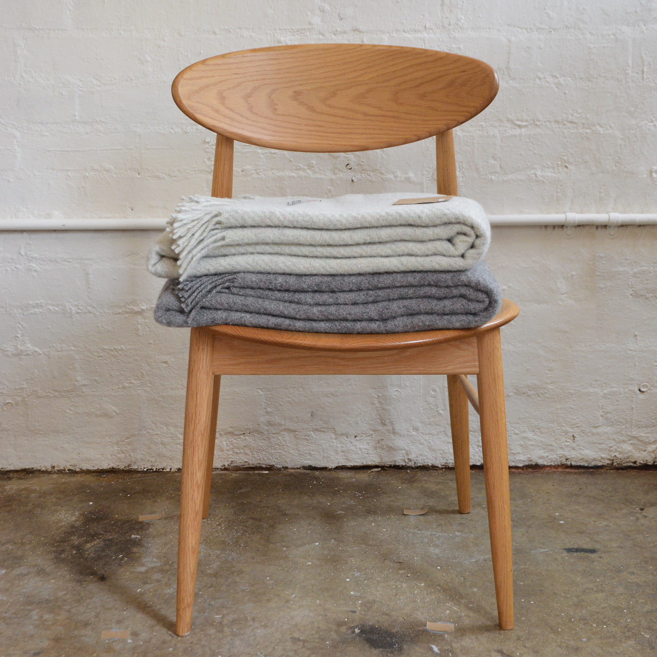 Diagonal Weave Throw in Recycled/Virgin Wool Blend (150x183cm)