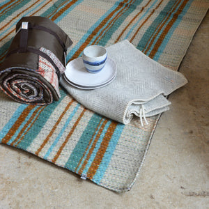 Roll-up Picnic Blanket with Handle in 100% Recycled Wool