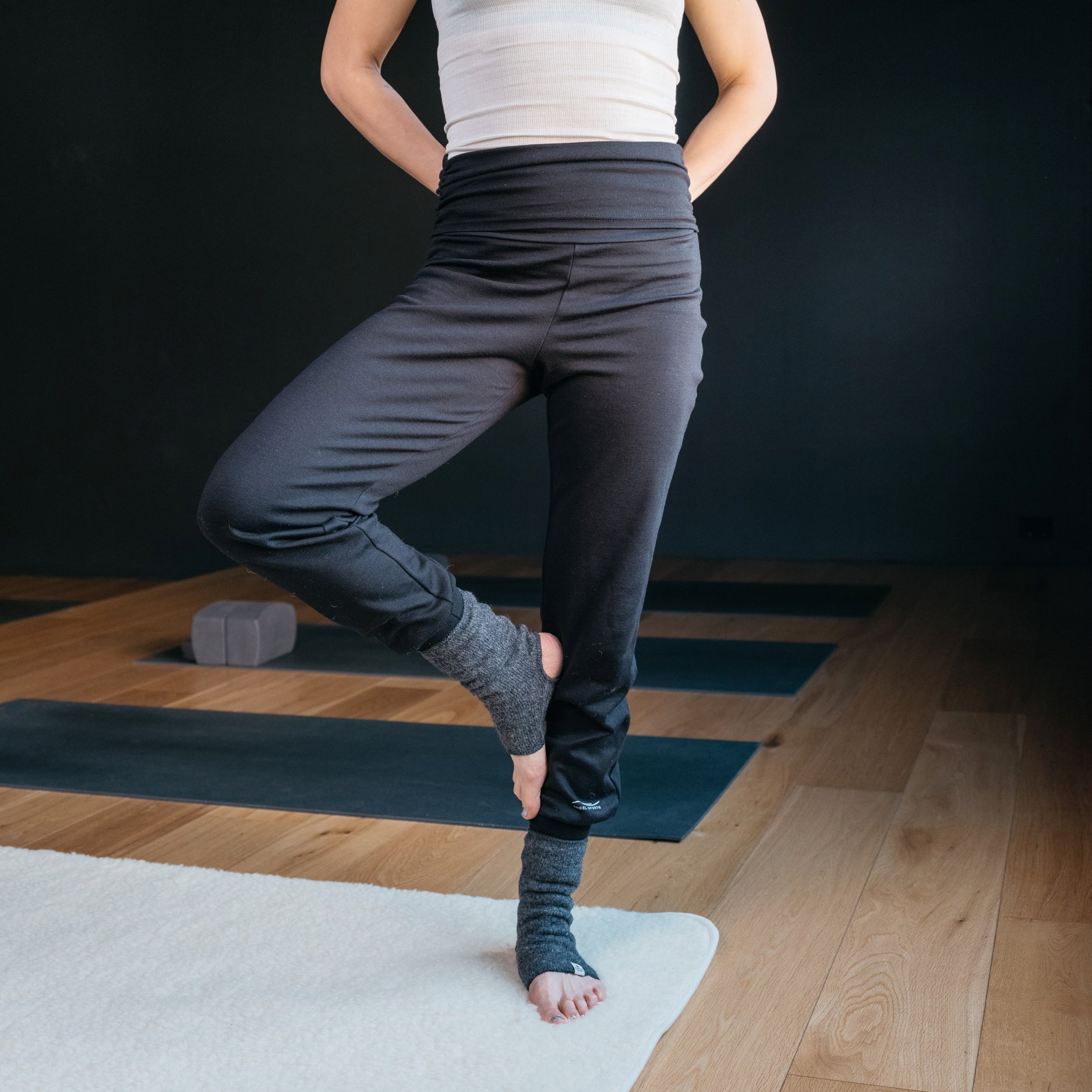 Women's Organic Merino Wool/Silk Yoga Pants - Black
